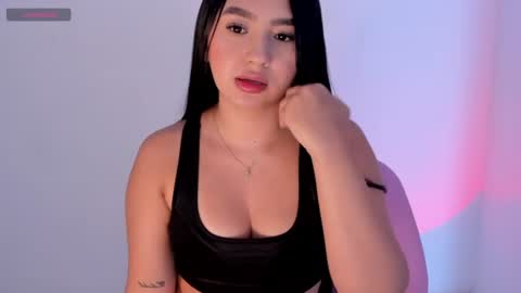 Snapshot of shelly_rohades chatting on June 2026 04:48:01 AM online show from June 2026 04:48:01 AM