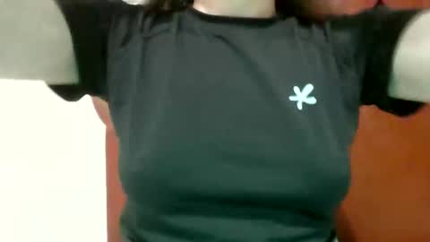 Snapshot of shelsyzevee_ chatting on November 2025 12:33:01 AM shelsyzevee_ online show from November 2025 12:33:01 AM