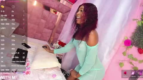 Snapshot of shenielxxx chatting on June 2026 08:09:01 PM shenielxxx online show from June 2026 08:09:01 PM