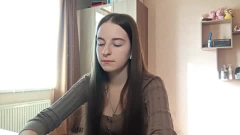 Snapshot of shereeguyott chatting on March 2026 01:07:02 PM Emma online show from March 2026 01:07:02 PM