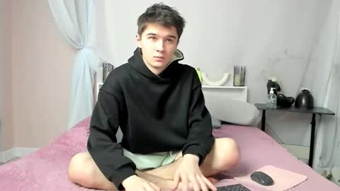 Max online show from January 2026 05:42:01 AM