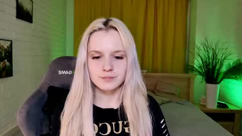 Snapshot of sherributlers chatting on June 2026 05:56:02 AM Sweet Sherri online show from June 2026 05:56:02 AM