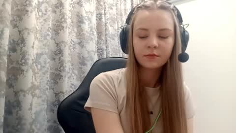 Snapshot of sherrylkeep chatting on November 2025 06:15:01 AM Lisa online show from November 2025 06:15:01 AM