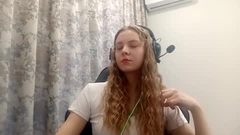 Snapshot of sherrylkeep chatting on December 2025 06:23:01 AM Lisa online show from December 2025 06:23:01 AM