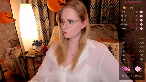 Hello guys my name is Aemilia online show from October 2025 08:15:02 AM
