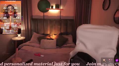 Snapshot of sheyla_hills_ chatting on November 2025 04:22:02 AM Sheyla online show from November 2025 04:22:02 AM