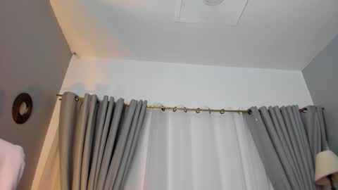 Snapshot of sheyla_hills_ chatting on December 2025 04:12:02 PM Sheyla online show from December 2025 04:12:02 PM