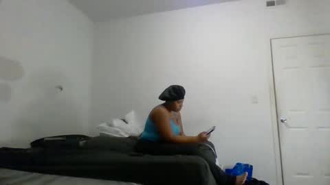 Snapshot of shiesty2thick chatting on December 2024 04:30:02 AM EbonyFantasy online show from December 2024 04:30:02 AM