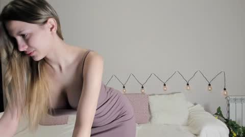 Snapshot of shine_chanel chatting on December 2024 06:35:02 PM Chanel online show from December 2024 06:35:02 PM