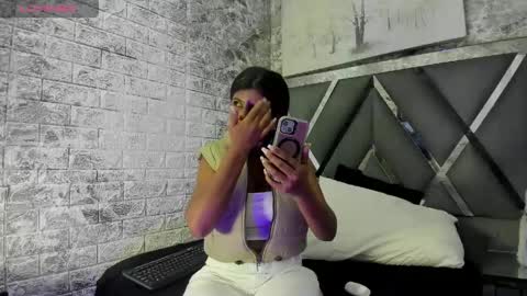 ShineFoxx online show from April 2026 12:50:02 PM