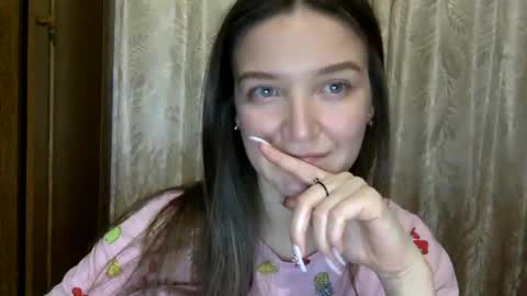 Snapshot of shining_pearl chatting on February 2025 06:53:01 PM Jesica online show from February 2025 06:53:01 PM