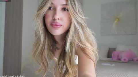 Snapshot of shinyways chatting on November 2025 01:37:01 AM Melissa online show from November 2025 01:37:01 AM