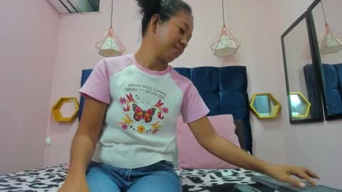 Snapshot of shira_sexylove chatting on November 2025 11:42:02 PM shira_sexylove online show from November 2025 11:42:02 PM