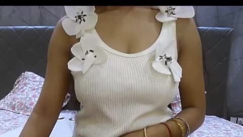 Snapshot of shiri_hot chatting on November 2025 05:57:01 PM Siri online show from November 2025 05:57:01 PM