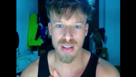 Snapshot of shirtless_dj chatting on November 2025 02:45:02 AM Cick Goreskin online show from November 2025 02:45:02 AM