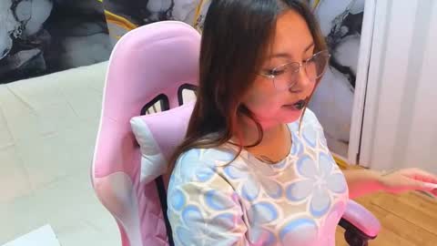 Snapshot of shizuka_wet chatting on November 2025 03:41:01 AM Shizuka online show from November 2025 03:41:01 AM