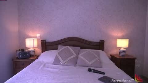 Sophie online show from April 2026 04:47:02 PM