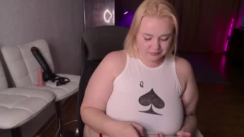 Snapshot of showmebbw chatting on November 2025 06:06:02 PM Mimi online show from November 2025 06:06:02 PM