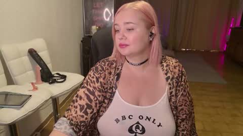 Snapshot of showmebbw chatting on November 2025 11:32:02 AM Mimi online show from November 2025 11:32:02 AM