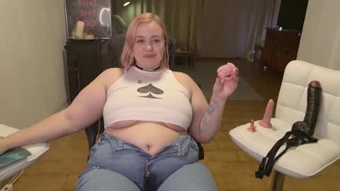 Snapshot of showmebbw chatting on December 2025 07:53:02 PM Mimi online show from December 2025 07:53:02 PM