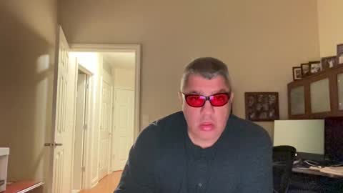 Snapshot of showmet chatting on December 2024 04:20:02 AM Chicago Guy online show from December 2024 04:20:02 AM