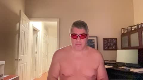 Snapshot of showmet chatting on February 2025 05:18:02 AM Chicago Guy online show from February 2025 05:18:02 AM