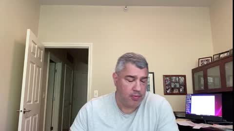 Snapshot of showmet chatting on September 2025 07:46:02 PM Chicago Guy online show from September 2025 07:46:02 PM