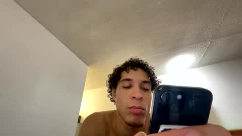 Snapshot of shurthingxx chatting on January 2025 04:21:01 AM shurthingxx online show from January 2025 04:21:01 AM