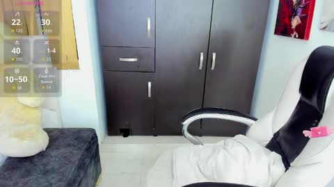 Nahomy online show from April 2026 09:12:02 PM