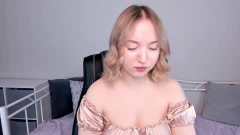 Snapshot of shy_annacutie chatting on February 2025 06:08:02 AM Anna online show from February 2025 06:08:02 AM