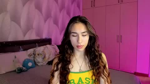 Snapshot of shy_bambiii chatting on December 2024 02:14:01 AM Mika online show from December 2024 02:14:01 AM