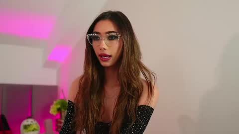 Snapshot of shy_eveline chatting on May 2026 05:18:02 PM shy_eveline online show from May 2026 05:18:02 PM