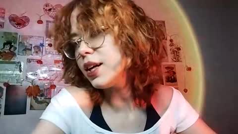 Milena online show from November 2025 01:11:01 PM