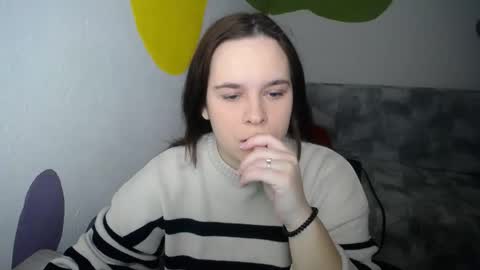 Snapshot of shy_lil chatting on December 2025 01:31:01 PM shy_lil online show from December 2025 01:31:01 PM