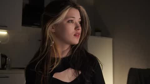 Akemi online show from April 2026 04:10:02 PM