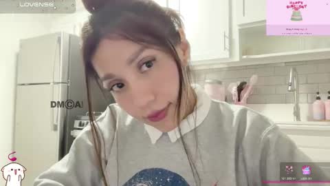 Snapshot of shyangie24 chatting on December 2025 07:06:02 AM Angeline 3 independent come here when am horny... online show from December 2025 07:06:02 AM