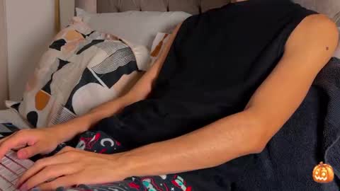 Snapshot of shydude666 chatting on November 2025 10:52:01 PM shydude666 online show from November 2025 10:52:01 PM