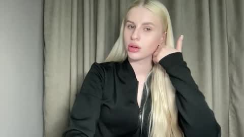 Shy Fox online show from April 2026 06:35:01 PM