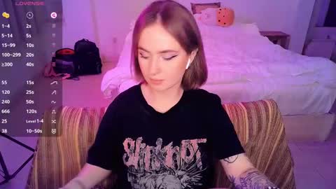 Snapshot of shyfoxxxy chatting on February 2025 04:46:02 PM Effie online show from February 2025 04:46:02 PM