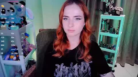 Snapshot of shyfoxxxy chatting on April 2026 05:07:01 PM Effie online show from April 2026 05:07:01 PM