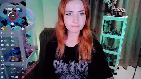 Snapshot of shyfoxxxy chatting on May 2026 05:07:02 PM Effie online show from May 2026 05:07:02 PM