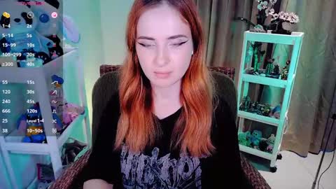 Snapshot of shyfoxxxy chatting on May 2026 06:08:01 AM Effie online show from May 2026 06:08:01 AM