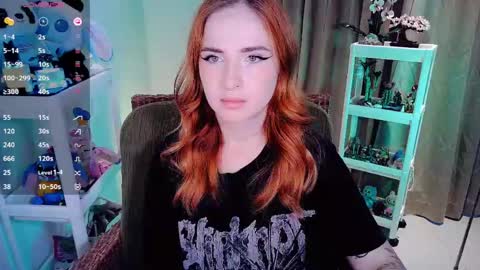Snapshot of shyfoxxxy chatting on May 2026 05:59:01 AM Effie online show from May 2026 05:59:01 AM