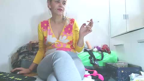 Shyhotsquirt online show from February 2025 02:06:02 AM