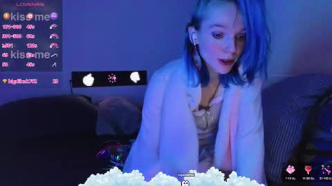 Hippie online show from March 2026 01:42:02 AM