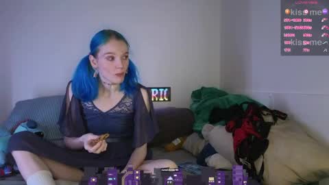 Hippie online show from April 2026 03:42:02 AM