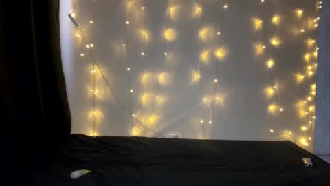 Snapshot of shyredstar chatting on January 2025 09:30:02 AM Tom and Betty online show from January 2025 09:30:02 AM