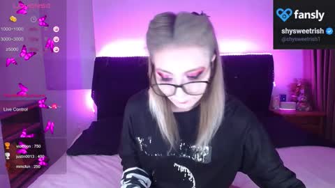 Snapshot of shysweetrish chatting on November 2025 10:19:02 PM shysweetrish online show from November 2025 10:19:02 PM