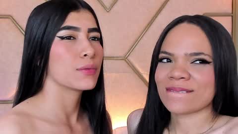 Snapshot of siara_lewis_ chatting on December 2024 12:38:01 AM Siara and Zoe tattoo online show from December 2024 12:38:01 AM