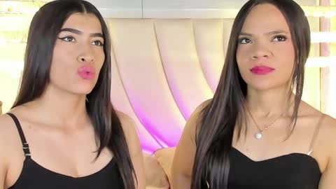 Siara and Zoe tattoo online show from April 2026 10:48:02 PM